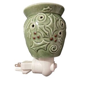 Scentsy Green Holly Leaves Plug-in Mini Warmer Retired Holiday Collection 2009